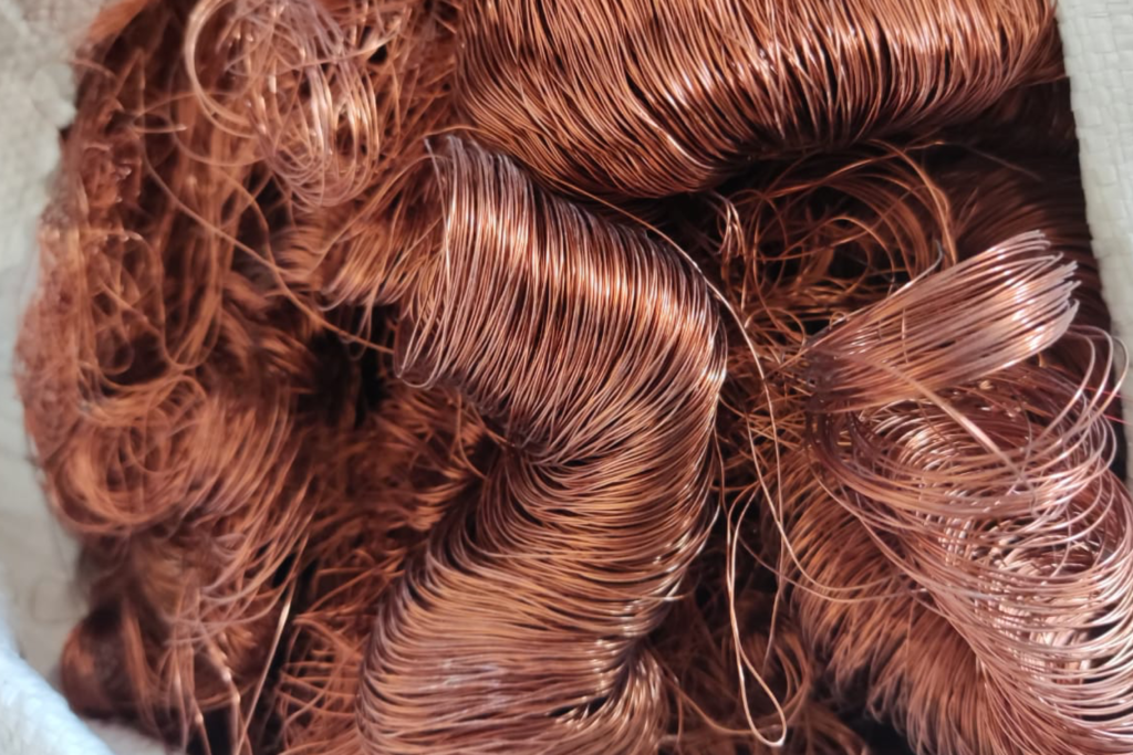 Cobre de segunda calidad clasificado para reciclaje industrial